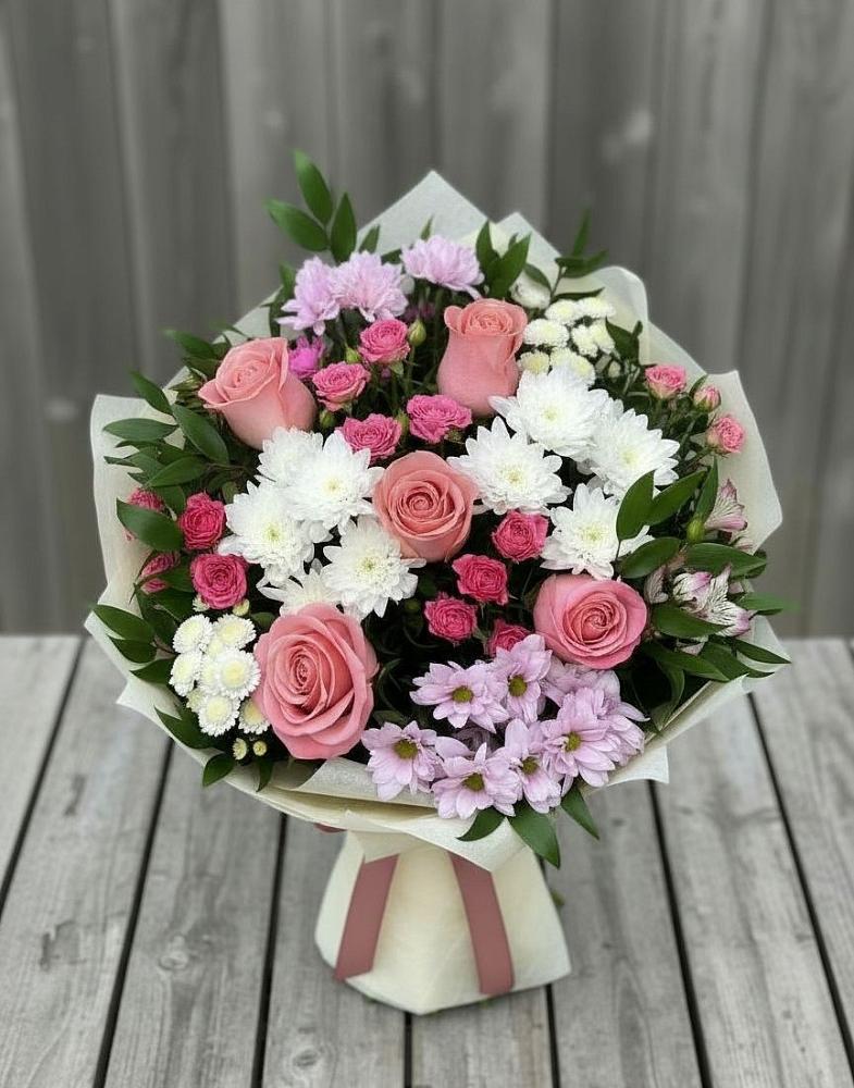 Букет цветов из: Альстромерии, Гвоздики, Розы и Хризантемы в Новом Сулаке