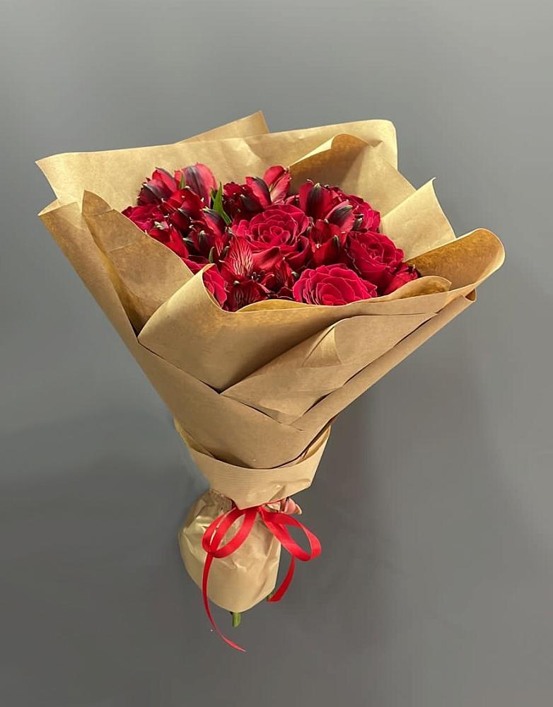 Букет цветов из: Альстромерии и Розы в Новом Сулаке