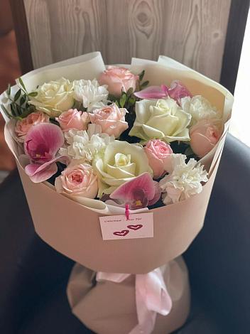 Букет цветов из: Орхидеи, Розы и Гвоздики в Новом Сулаке
