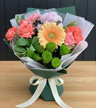 Букет цветов из:  Гвоздики, Розы, Герберы и Хризантемы #REPLACE_PRED# Новом Сулаке