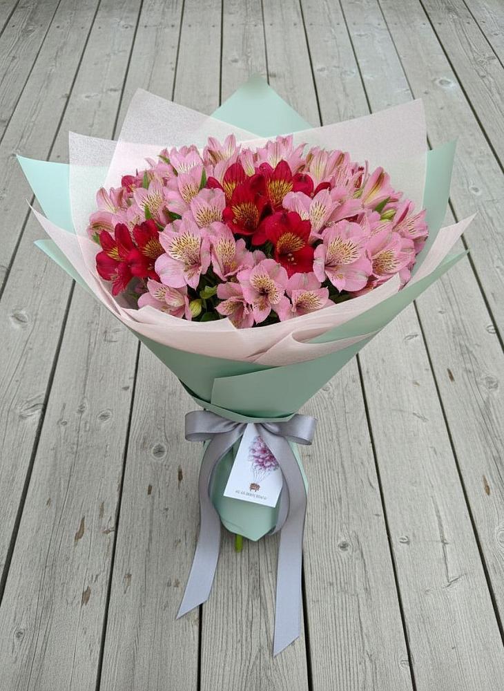Букет цветов из: Альстромерии в Новом Сулаке