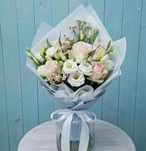 Букет цветов из:  Розы и Лизиантусы #REPLACE_PRED# Новом Сулаке