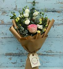 Букет цветов из:  Розы и Лизиантусы в Новом Сулаке
